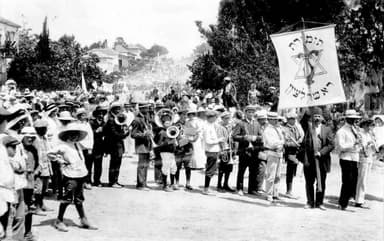 Bridging the Unbridgeable Divide between Religion and Secular Modernity